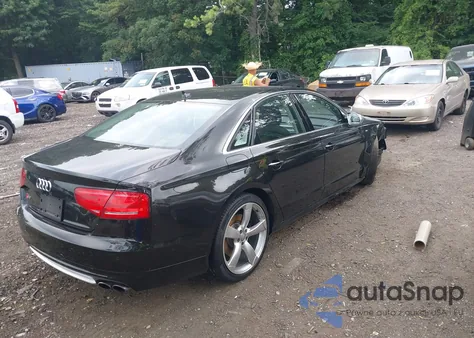 2013 Audi S8 4.0T z USA, uszkodzony, nr VIN WAUD2AFD9DN033113